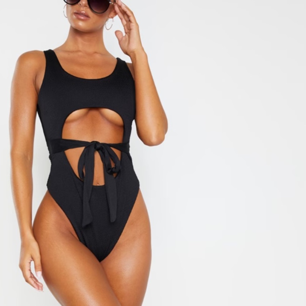 PRETTYLITTLETHING womens Black Crinkle Cut Out Belted Swimsuit size M (8)